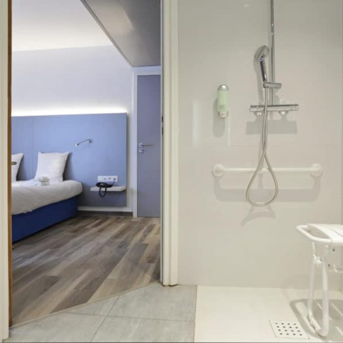 salle de bain douche équipée pour personnes handicapées salle de bain douche équipée pour personnes handicapées